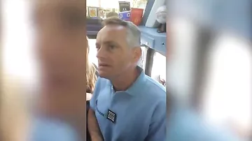 Обнародовано видео переговоров российских фанатов с жандармами в заблокированном автобусе