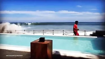 Видео с места гибели туристов от смертельной волны на Бали