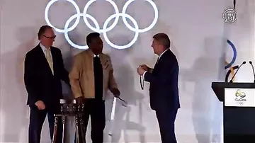 Футболиста Пеле наградили Олимпийским орденом