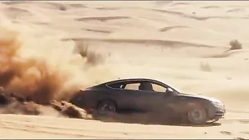 Audi A7 səhrada