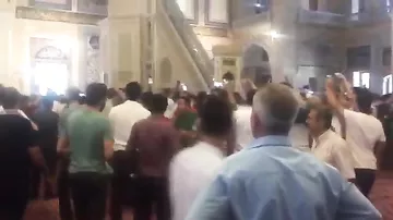 В Турции опустошили мечеть из-за угрозы террора