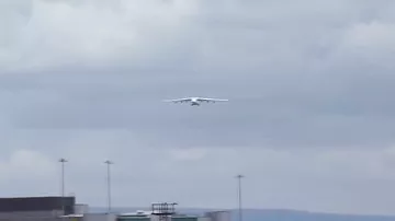 Взлет и посадка самого большого самолета АН 225 "Мрия"