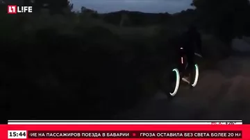 Разработчики представили велосипед со светящимися колесами