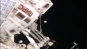 Американский астронавт Крис Кэссиди с борта МКС заснял НЛО