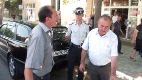 Daha bir sürücü-polis mübahisəsi: "Əlini çək ə..."