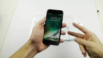 "iPhone 7" qaynadıldı və donduruldu