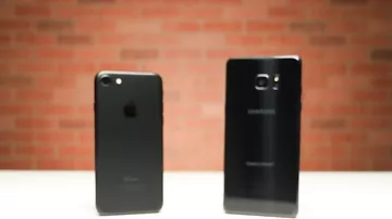 Скорость работы iPhone 7 и Samsung Galaxy Note 7 сравнили на видео