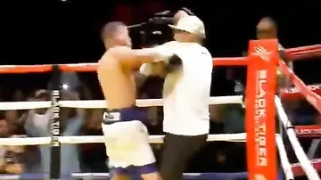 Боксер после боя напал на тренера соперника