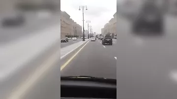 Довольно редкий случай на дорогах в Баку попал на камеру