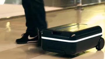 Робот-чемодан может носить ваш багаж и станет вам прекрасным компаньоном
