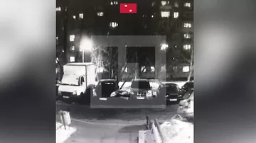 Падение школьника из окна в Москве попало на камеры видеонаблюдения