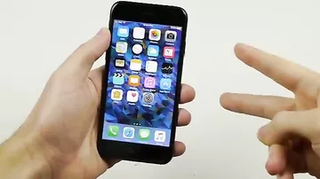 Блогер попытался растворить iPhone 7 в кислоте
