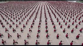 36 000 учеников кунг-фу собрались, чтобы продемонстрировать свои способности.