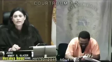Реакция подсудимого, когда судья сообщила ему, что они были одноклассниками