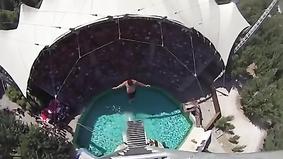 25 metr hündürlükdən hovuza tullanmaq