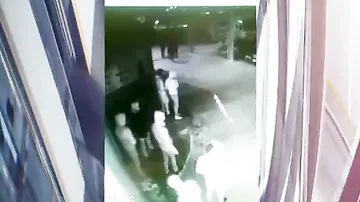 Массовая драка со стрельбой в Уфе попала на видео