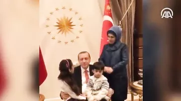 Эрдоган встретился с семилетней блогершей из Алеппо Баной аль-Абед