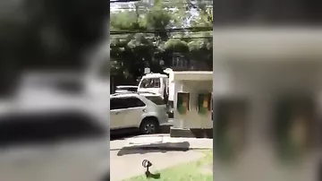 Житель Бангкока за рулем грузовика протаранил 30 машин