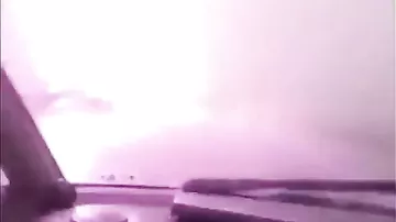 Молния ударила в фуру на трассе под Сочи