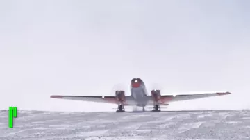 Китайский самолёт впервые совершил посадку на самой высокогорной станции Антарктиды