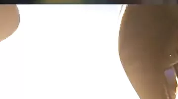 Azərbaycanlı holdinq rəhbərinin qızı təyyarə sürdü