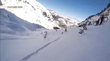 Горнолыжник снял на видео свое падение с 40-метровой скалы