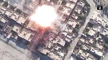Şok kadrlar: İŞİD-in uşağı "canlı bomba" etdi
