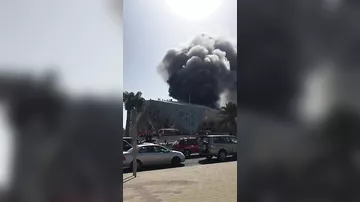 В столице Кувейта горит здание оперы
