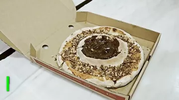 Испанцы придумали шоколадную пиццу ко Дню всех влюблённых