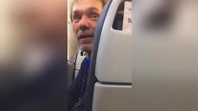 Американца сняли с рейса из-за его расистских выпадов в адрес других пассажиров