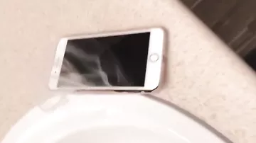 В сети появилось видео с дымящимся iPhone 7 Plus