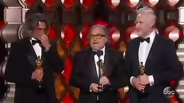 Получивший "Оскар" за лучший грим Берталоцци посвятил победу иммигрантам