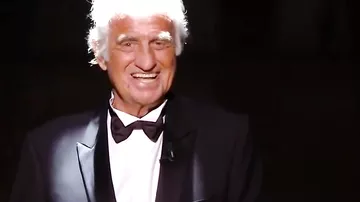 83-летний Жан Поль-Бельмондо едва сдержал слезы, видя аплодирующий ему стоя зал