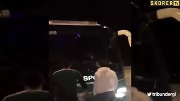 Турецкие фанаты напали на футболистов своей команды в клубном автобусе