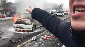 Видео сгоревшей в Чите машины набирает популярность в Сети