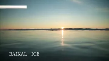 Удивительные кадры замерзшего озера попали в Сеть