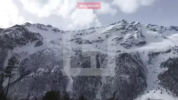 Туристы сняли на видео момент схода лавины в КБР