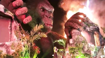 На премьере фильма про Кинг-Конга случайно сожгли его пятиметровую статую