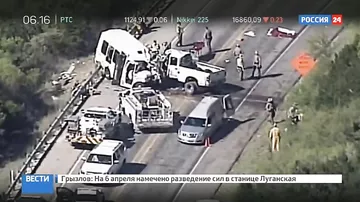 В США при столкновении автобуса с грузовиком погибли 12 человек