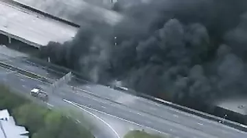 Часть дороги обрушилась из-за пожара в Атланте