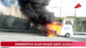 В Баку дотла сгорел автомобиль с лекарствами