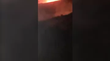 Распространились кадры пожара на рынке "Тезе базар" в Баку