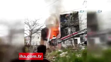 В центре Стамбула горит здание
