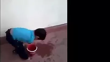 Əlləri olmayan uşağın dəstəmaz görüntüləri hər kəsi kövrəltdi