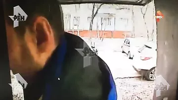 Появилось видео с места падения Василия Степанова из окна дома