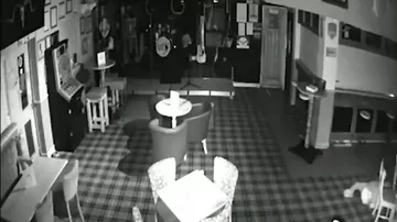 В Ирландии мужчина ограбил бар в стиле фильма "Миссия невыполнима"