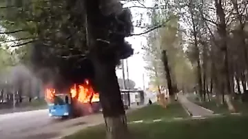 На юго-западе Москвы загорелся троллейбус с пассажирами