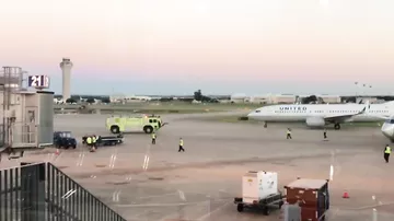 Лайнер United Airlines зацепился за крыло другого самолёта в аэропорту США