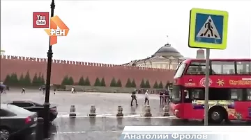 Ураган снес часть кровли с Сенатского дворца в Кремле