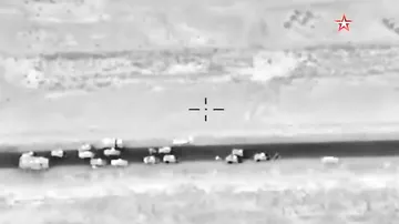 Беспилотник снял уничтожение колонны боевиков ИГИЛ